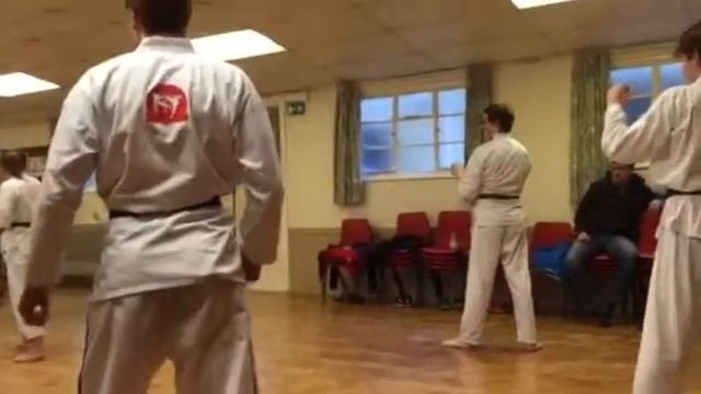 Clever double kick to head in form of a cartwheel смотреть онлайн