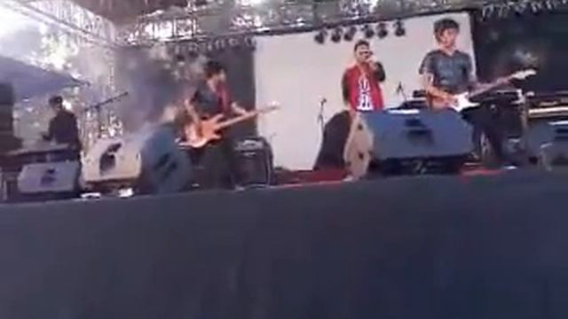 Foto Video tentang Deedee Jasmine CyrilguitaristofJosaphat смотреть онлайн