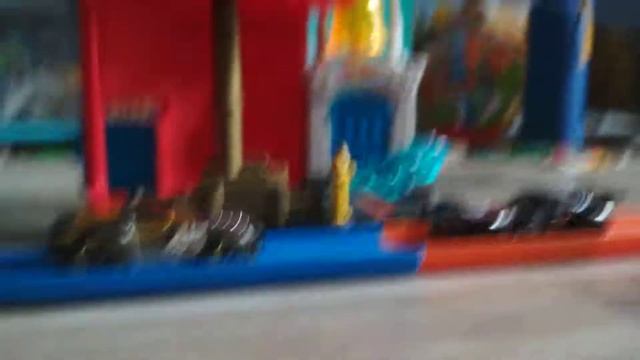 Встреча машин Хот Вилс. Обсуждение и споры. Hot Wheels. Meeting. Talks.