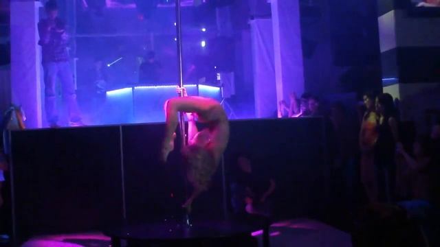 Pole dance performance , improvisation - Anastasia Skukhtorova смотреть онлайн
