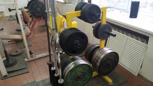 Стойка под олимпийские блины и гриф своими руками