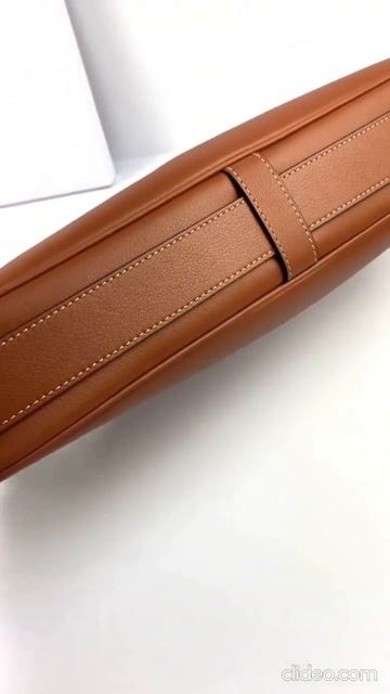 CELIN Bags MEDIUM ROMY in Supple Calfskin - Tan смотреть онлайн