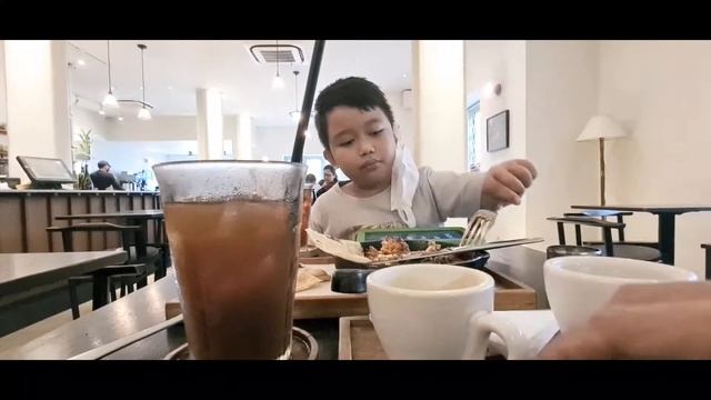 NGOPI DI LUAR BARENG RANTING DI 1/15 COFFEE. LETS REVIEW OBROL-OBROL RINGAN! смотреть онлайн