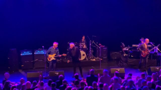 "Blinded by the Light" - Manfred Manns Earth Band смотреть онлайн
