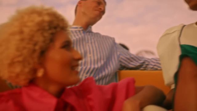 Born Social – Bahane Bulmaktansa Dahil Ol смотреть онлайн