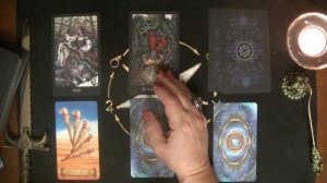 Что делать, если Вас окружают идиоты, предатели или завистники? Таро расклад