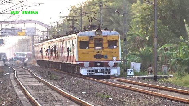 Newly Painted Shiny Colourful EMU Train furiously Crossing Railgate | Speedy Train at Level Crossin смотреть онлайн