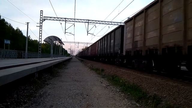 "Оглушил"!!! ВЛ11-265 с грузовым поездом. БМО ж/д. смотреть онлайн