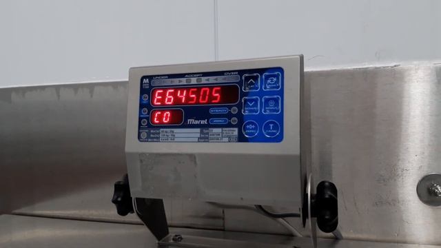 Marel M1100 scales, How to reset E11- error and calibrating with 3kg of weight . смотреть онлайн