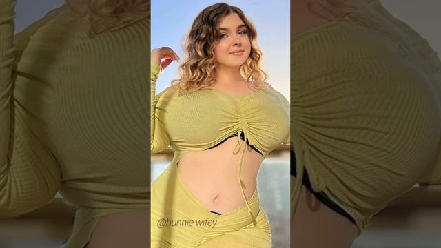 Marie Bunny - Thick Gamer Waifu Digital Creator Model Curvy Instagram Facts Bio смотреть онлайн