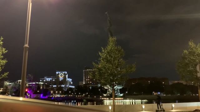 Night, Moscow,22.08.2021,13.5°C,11:49 p.m. смотреть онлайн