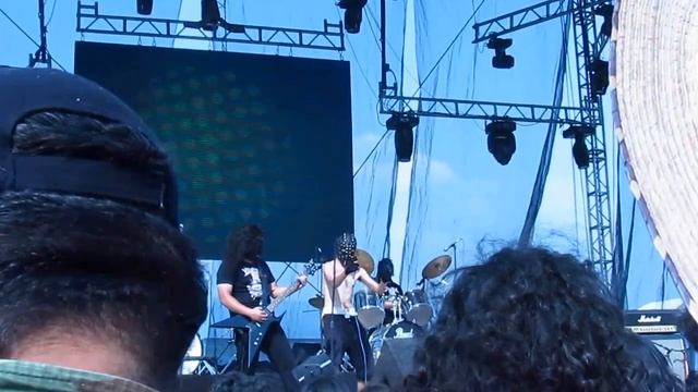 Urtikaria Anal En El Hell & Heaven Metal Fest 2013!!!  Glande!!!
