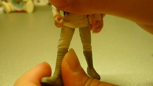 Star Wars Figure Review - Power Of The Force Luke Skywalker Millennium Falcon Training Outfit смотреть онлайн