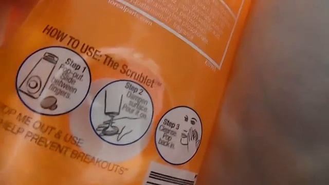 CLEANING MY FACE ON CAMERA! | Vlogmas day 18 смотреть онлайн