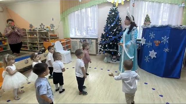 ясли новый год ч1.mp4 смотреть онлайн