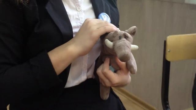 катя со столом