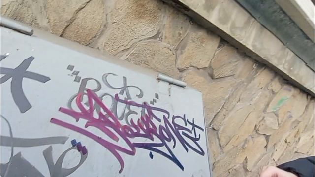 bourone graffiti tagging on da streets #handstyle #tagging #graffiti #тегинг смотреть онлайн