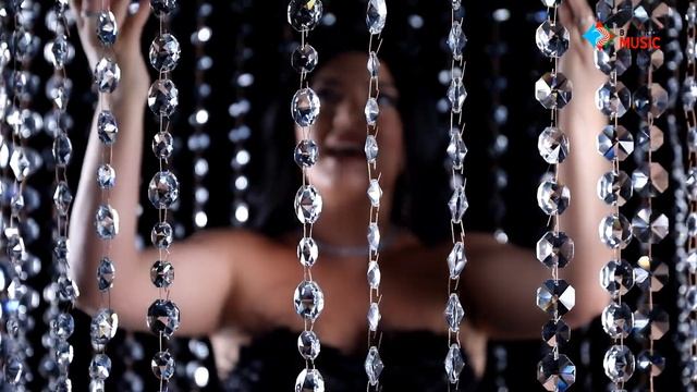 Samira Subhan - Yarasa (Official Video) смотреть онлайн