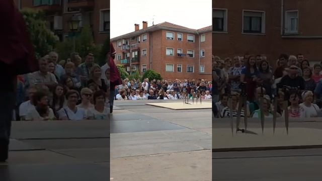 Ансамбль Горец - Танец с кинжалами. смотреть онлайн