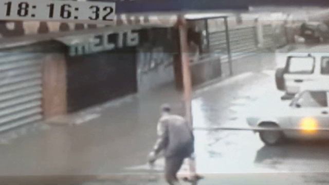 Прикол на шиномонтаже в Алматы Шина 2 смотреть онлайн