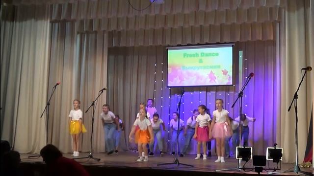 "HandClap" - Выкрутасики & Fresh-Dance смотреть онлайн