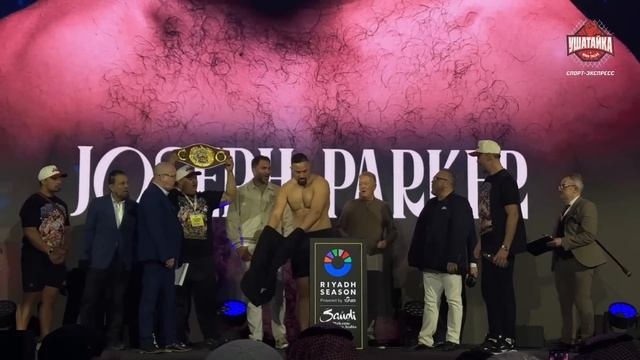 Бетербиев vs Бивол: ПОСЛЕДНЯЯ БИТВА ВЗГЛЯДОВ / Провокация на ЦЕРЕМОНИИ ВЗВЕШИВАНИЯ! смотреть онлайн