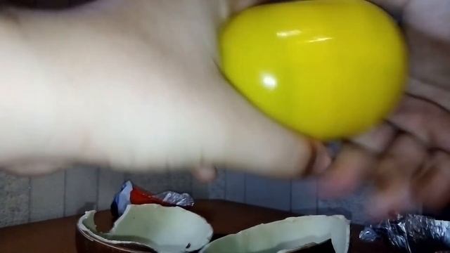 САМЫЙ БОЛЬШОЙ КИНДЕР В МИРЕ!!! смотреть онлайн