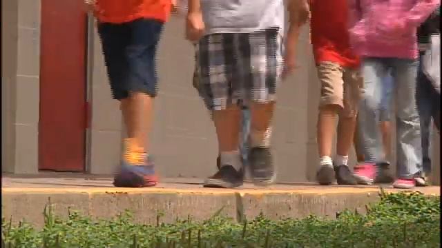 High school students taking action to build dream playground смотреть онлайн