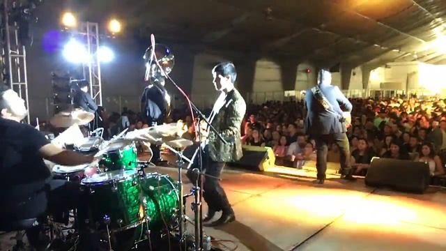 Azul Se Mira LIVE (DrumCam) - Adriel Favela смотреть онлайн
