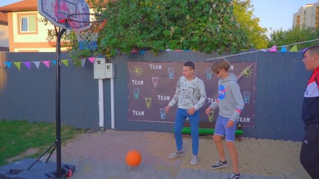 How Teens got first Relationship at school? смотреть онлайн