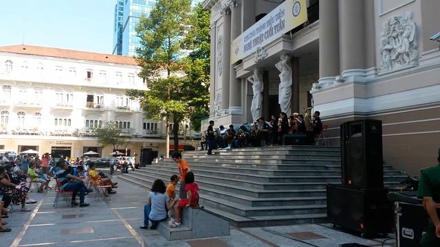 Один день в Сайгоне. смотреть онлайн