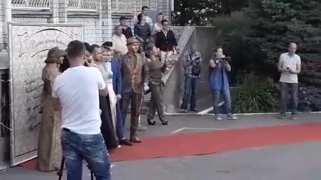 ВЫПУСКНОЙ ШКОЛЫ НОМЕР 99 ДНЕПР 2017 смотреть онлайн