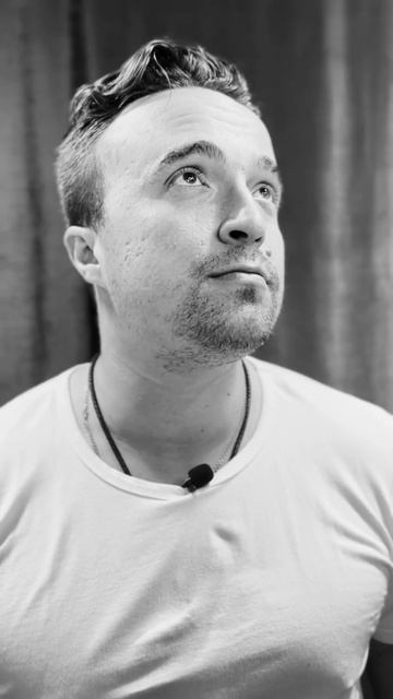 Стихотворение: Быков Д. — на самом деле мне нравилась только ты… часть 1