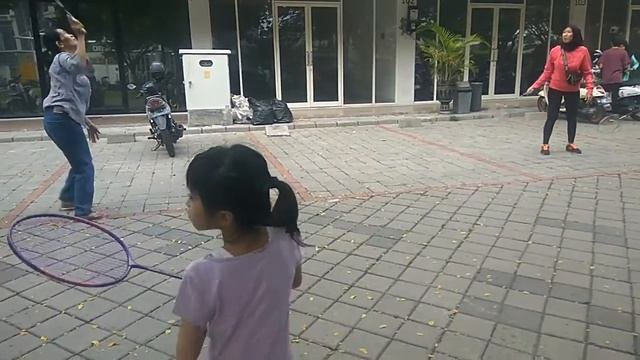 Alena... Olahraga di hari Minggu || sehat.. capek n laper 🤭🤭 смотреть онлайн