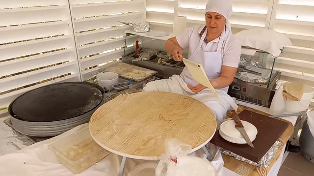 Gözleme Tureckie naleśniki ze szpinakiem / Diamond Premium Hotel &Spa / Turcja Antalya смотреть онлайн