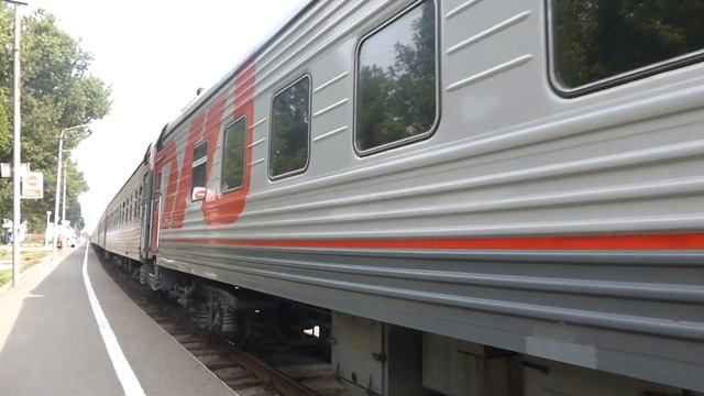 2ТЭ116У-0201. С пассажирским поездом Ейск-Москва. смотреть онлайн