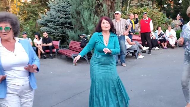 СЕЛЕН, СЕЛЕН! ТАНЦЫ ХАРЬКОВ УКРАИНА СЕНТЯБРЬ 2023 смотреть онлайн