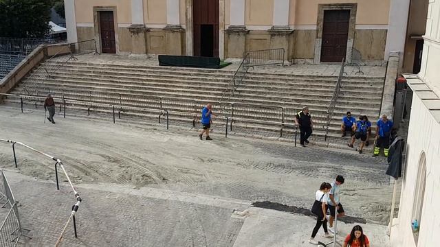 Dalla piazza di Allumiere, tutti al lavoro ormai manca poco per la prova detta " LA PROVACCIA" смотреть онлайн