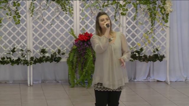 Елена Алферина - La Un Martisor in dar Femeii смотреть онлайн