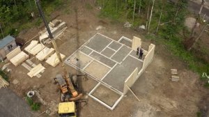 Massiv-Holz-Mauer технология строительства.