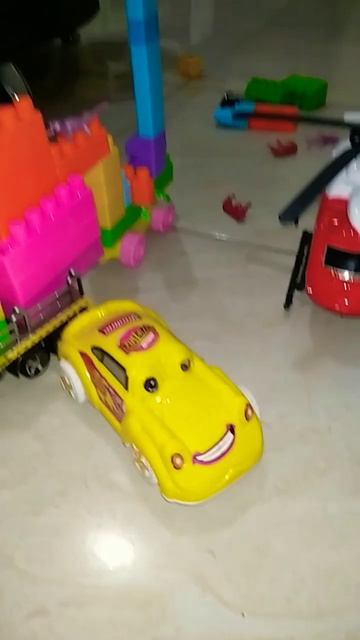 CARS LIGHTNING MCQUEEN, HELICOPTER, & TRUCK LEGO смотреть онлайн