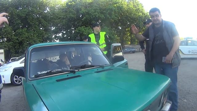 Полиция Днепропетровска.Остановка за отсутствие бампера. Часть 1.Наезд смотреть онлайн
