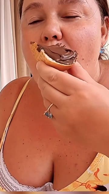 После этого я не ем нутеллу😰 Инна Судакова жрет как не в себя #иннасудакова #жанналичутина #shorts