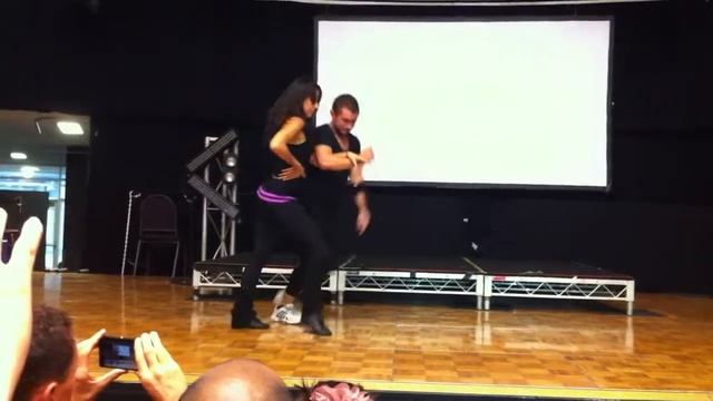 Nestor and Katrina - LDA - Bachata Social Patterns & Footwork - SIBF 2013 смотреть онлайн