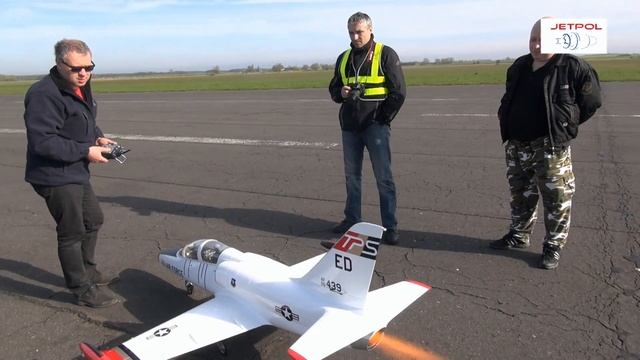 L - 39 ALBATROS model RC Jet смотреть онлайн