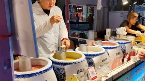 Санья.Вечерний рынок еды напротив Т.Ц.Ананас