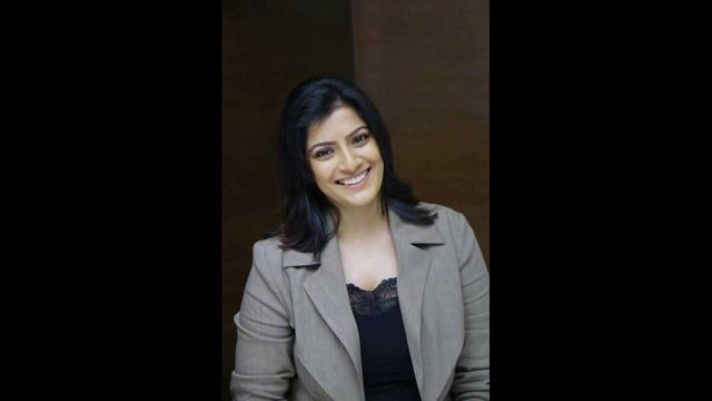 Varalaxmi Sarathkumar Age Hight Weight Bra Size Chest Size смотреть онлайн