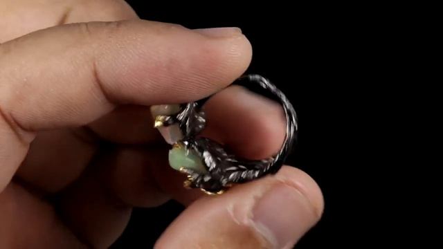 Серебряное дизайнерское кольцо с натуральным фантазийным опалом арт 33314