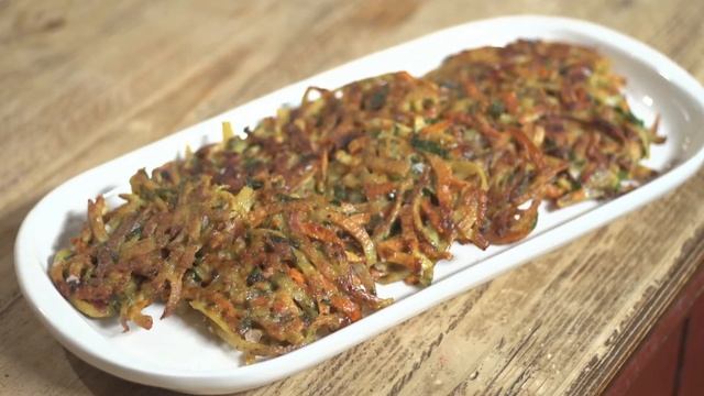 Gourmia GES580 Electric Spiralizer смотреть онлайн