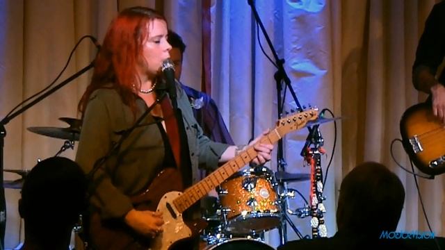 Carolyn Wonderland Live @ The Bull Run Restaurant 4/15/17 смотреть онлайн